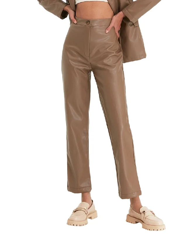 Weekend Deals That Spark Trendyol Trouser